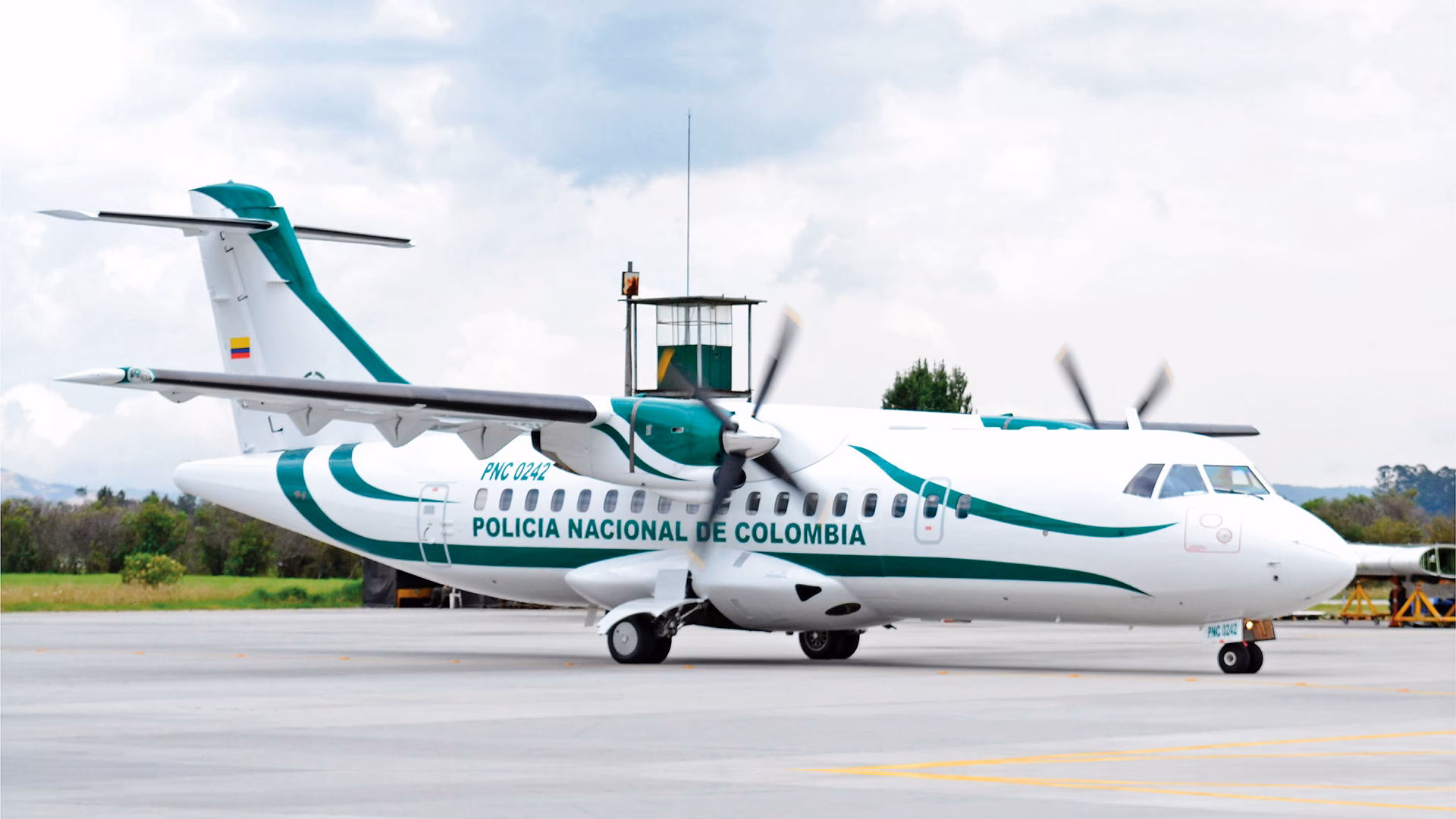 ¿Cuáles fueron los primeros vuelos del Cuerpo Nacional de policía?